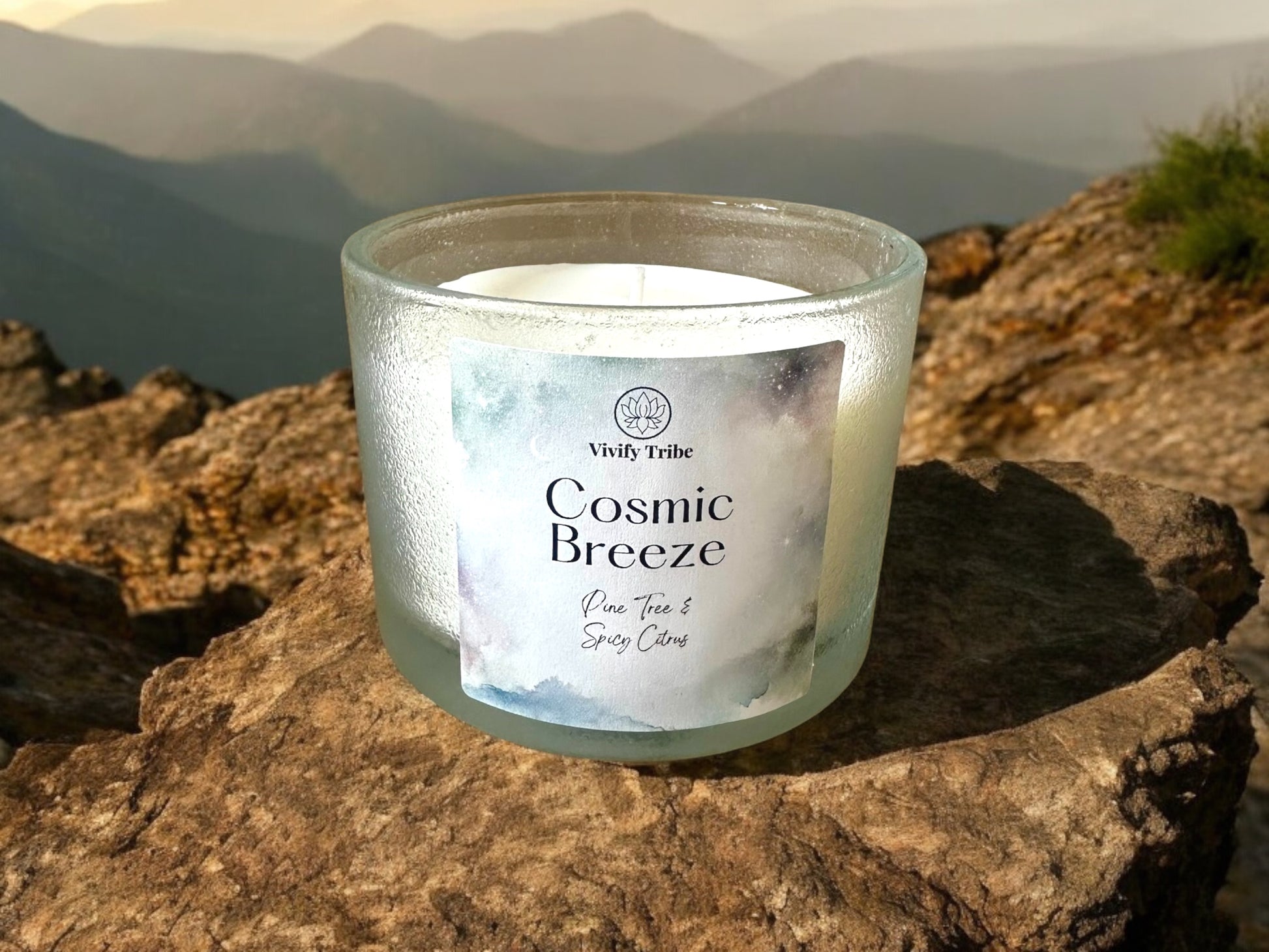 Aromatherapy candle for manifestation with scents of pine trees, cypress and citrus